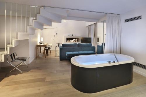 Deluxe Family Suite