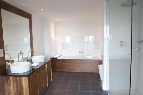 Lounge Suite