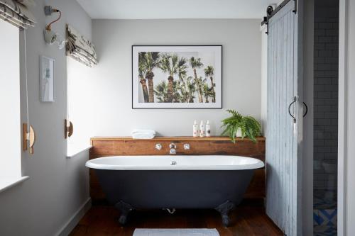 Comfy Double Room with Bath 