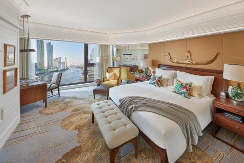Deluxe One-Bedroom Theme Suite King