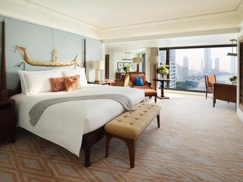 Authors' Suite King