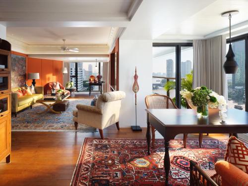 Authors' Suite King