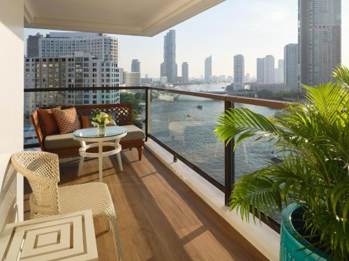 Authors' Suite King