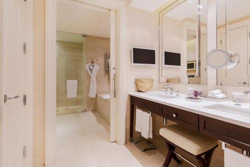 One Bedroom Suite