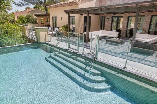 Three Bedroom Villa with Private Pool