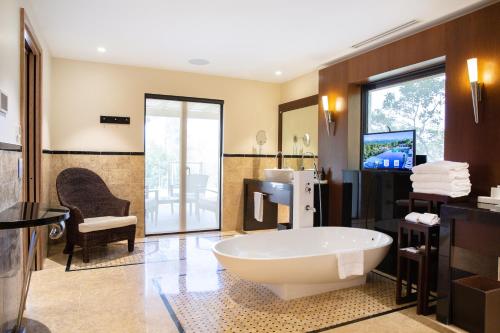 Three Bedroom Villa with Private Pool