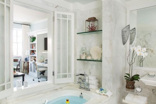 One-Bedroom King Suite with Sofa Bed