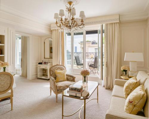 Deluxe King Suite
