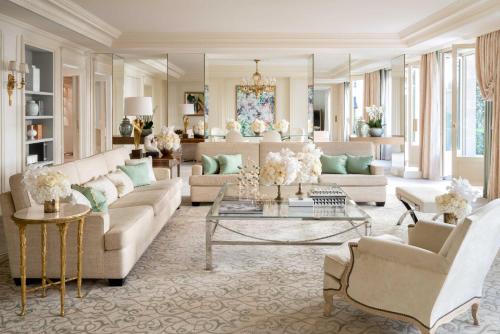 Royal One-Bedroom Suite