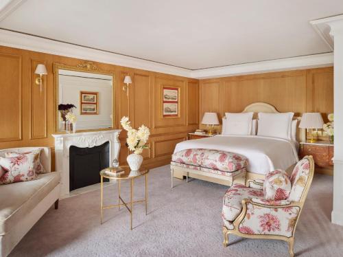 Duplex Suite City View King Bed