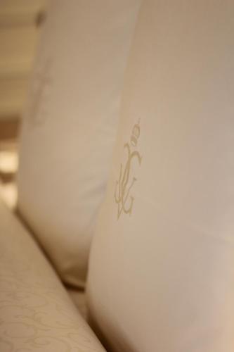 Parisian Suite King Bed