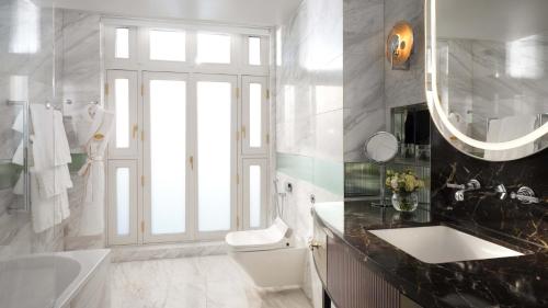  Hyde Park Junior Suite