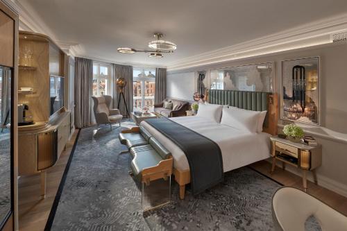 Mandarin Junior Suite King