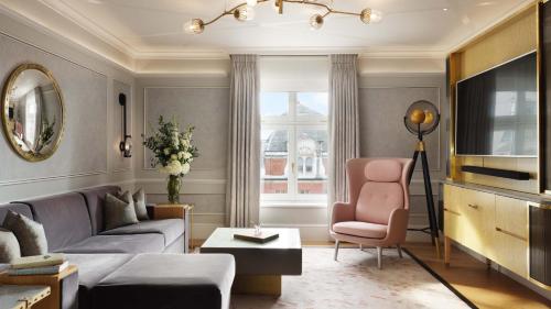 Knightsbridge Suite