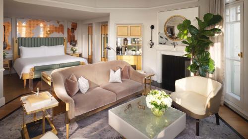 Turret Suite
