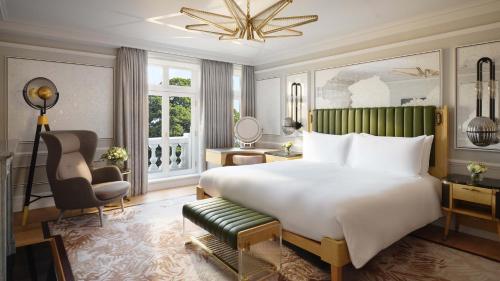 Hyde Park Suite