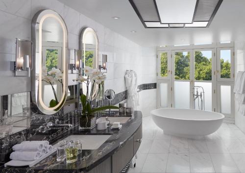 Hyde Park Suite