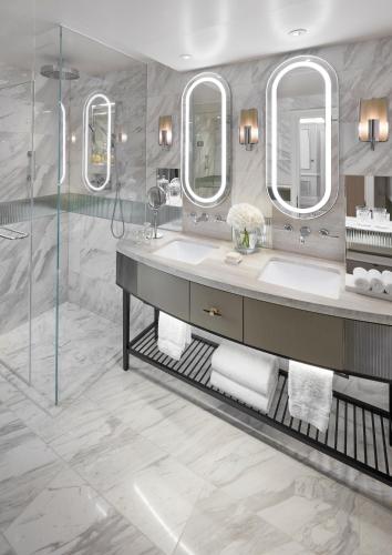 Hyde Park Suite