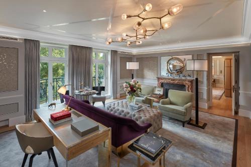Hyde Park Suite