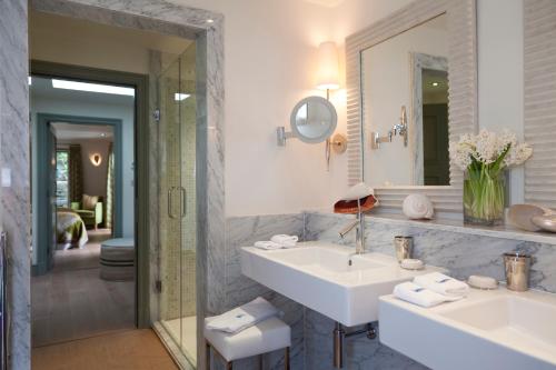 Deluxe Suite with Sea View