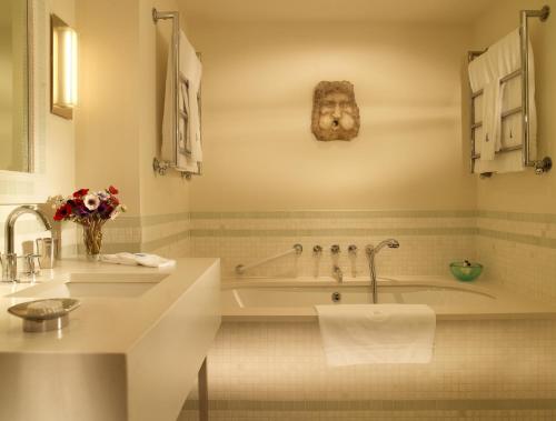 Large Double or Twin Room