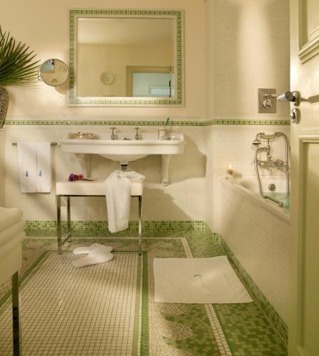 Deluxe Double or Twin Room with Balcony