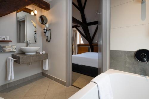 Cozy Klooster