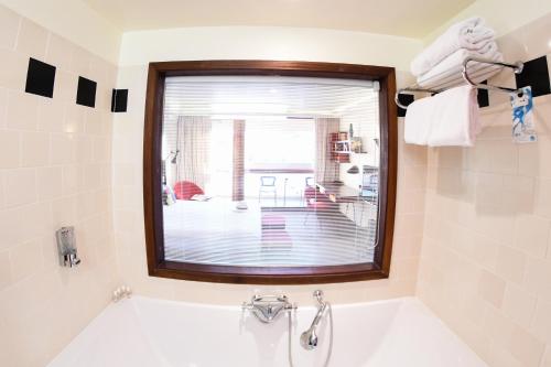 Familly Suite with Old Port View
