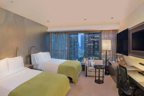 Wonderful Twin Room with City View