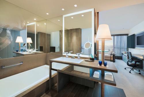 Fabulous Twin Room with Oceanfront View