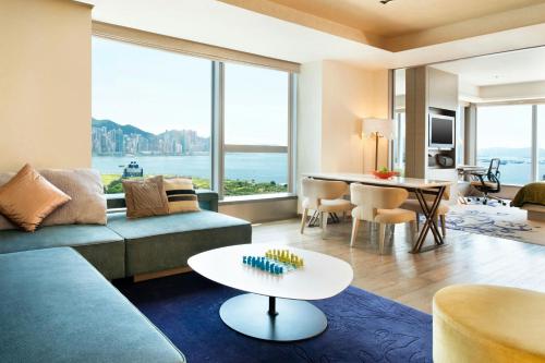 Marvelous King Suite with Oceanfront View
