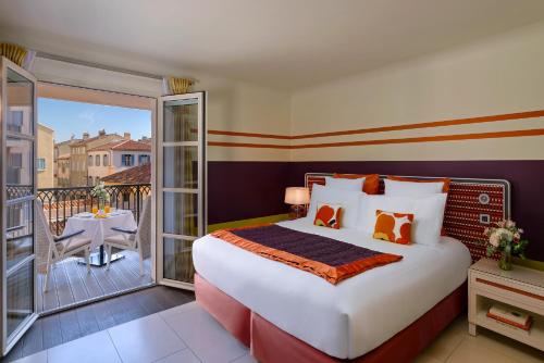 Double or Twin Room with Terrace