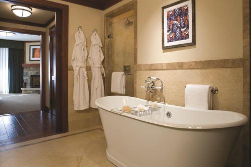 Village View Room with Double Beds - Disability Access