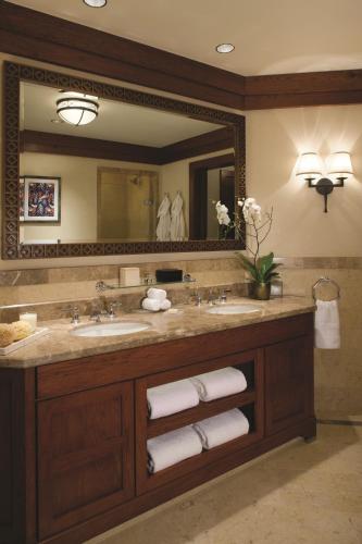 Village View Room with Double Beds - Disability Access