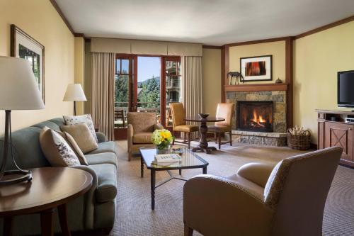Mountain View Executive Suite with King Bed