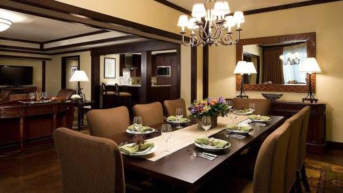 Prima Three-Bedroom Residence