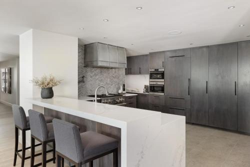 Lover's Leap  Four-Bedroom Residence