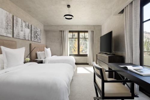 Whiskey Jack Four-Bedroom Residence 