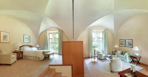 Cloister Suite King