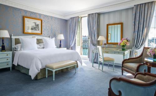 Deluxe Room - King Bed
