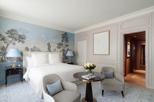 Superior Room with King Bed