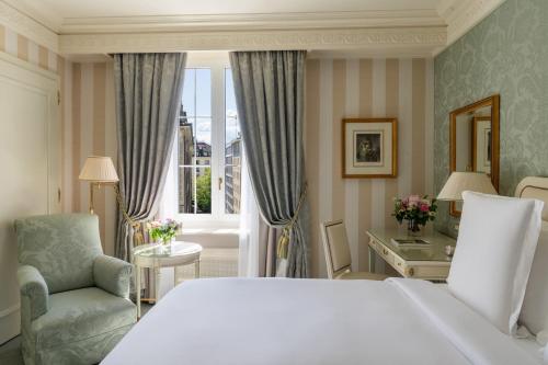 Superior Room with King Bed