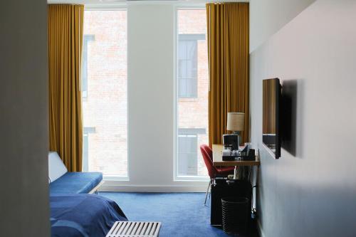 Superior King Room 