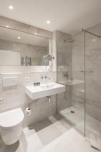 Canal View Room