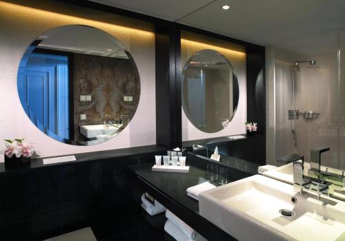 Premier Room