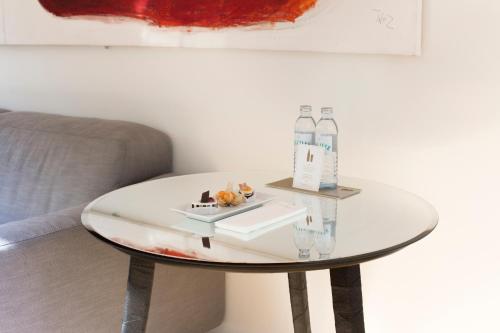 One Bedroom Apartment