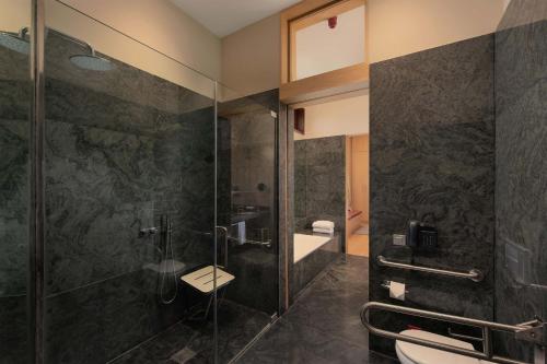 Premium Gehry, Guest room, 1 King, Elciego village view