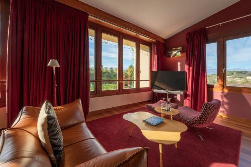 Riscal Suite, 1 King, Vineyards view, Mountain view