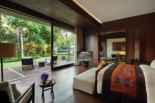 Five-Bedroom Mansion with Private Pools