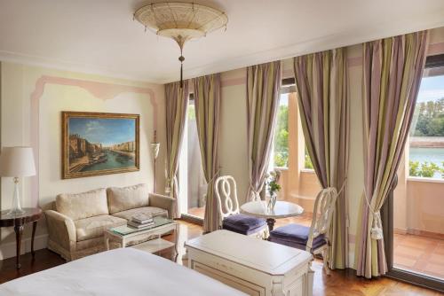 Premium Double or Twin Room with Balcony and Lagoon View